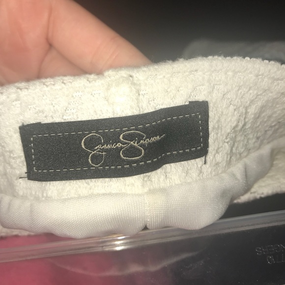 White lace high waisted shorts - Picture 3 of 3